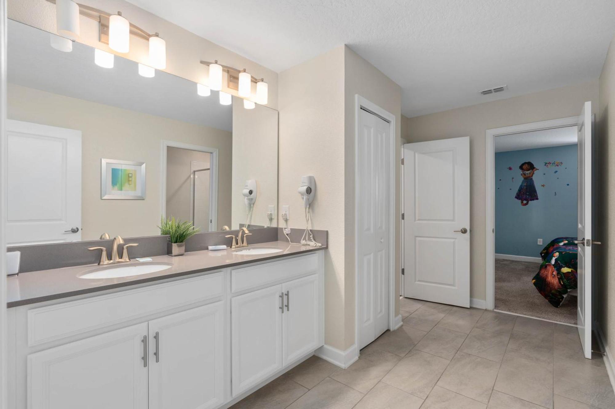 8 Bedroom Inside The In Orlando!