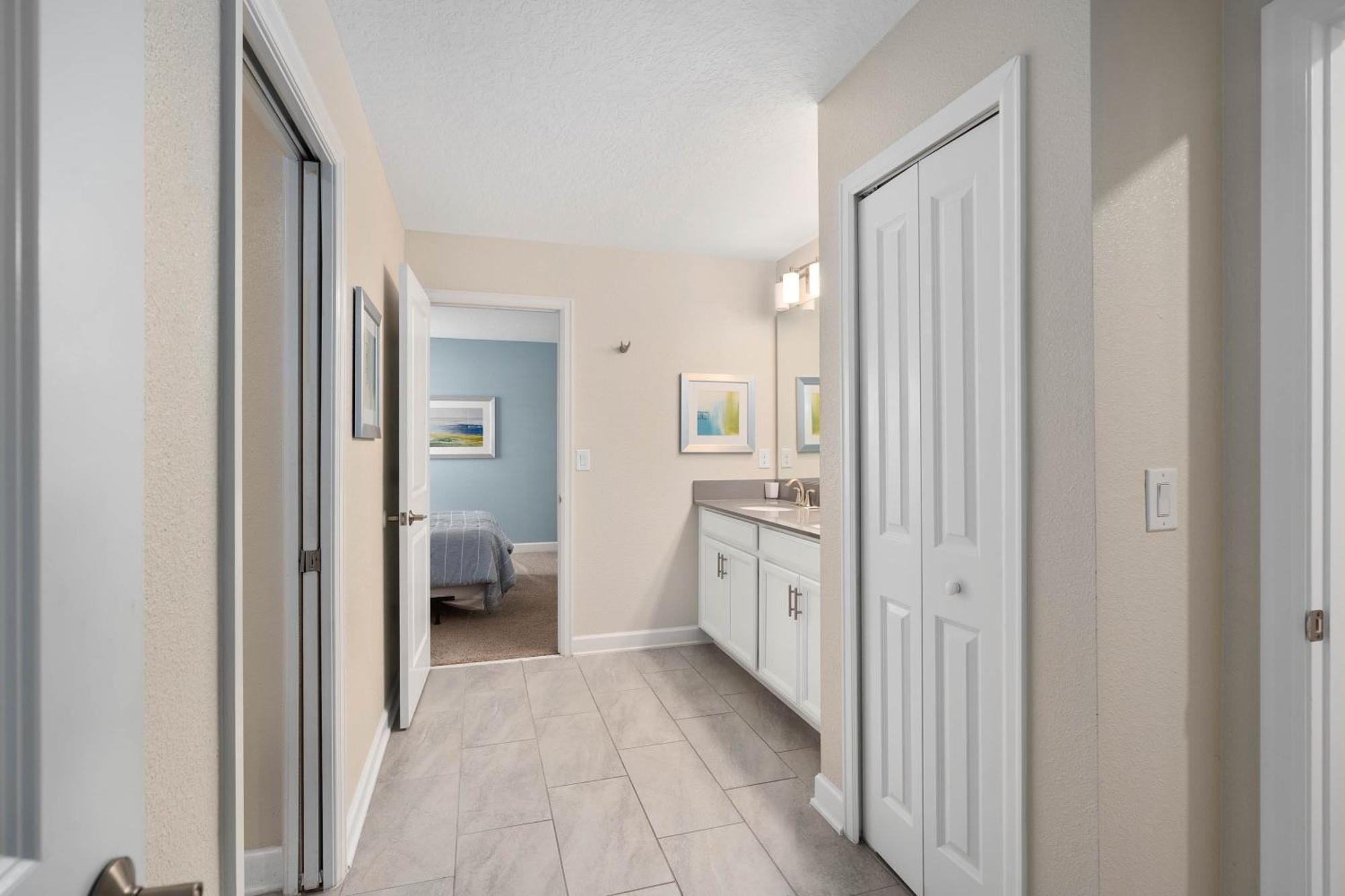 8 Bedroom Inside The In Orlando! *