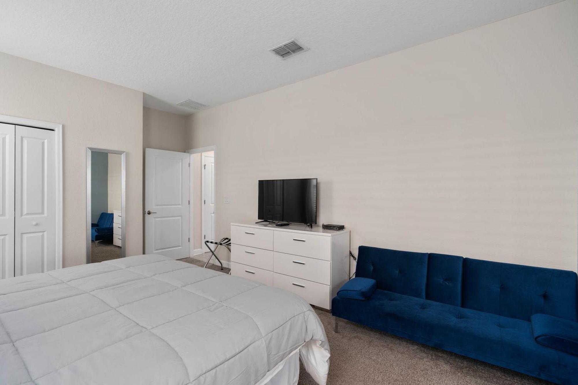 8 Bedroom Inside The In Orlando! Kissimmee