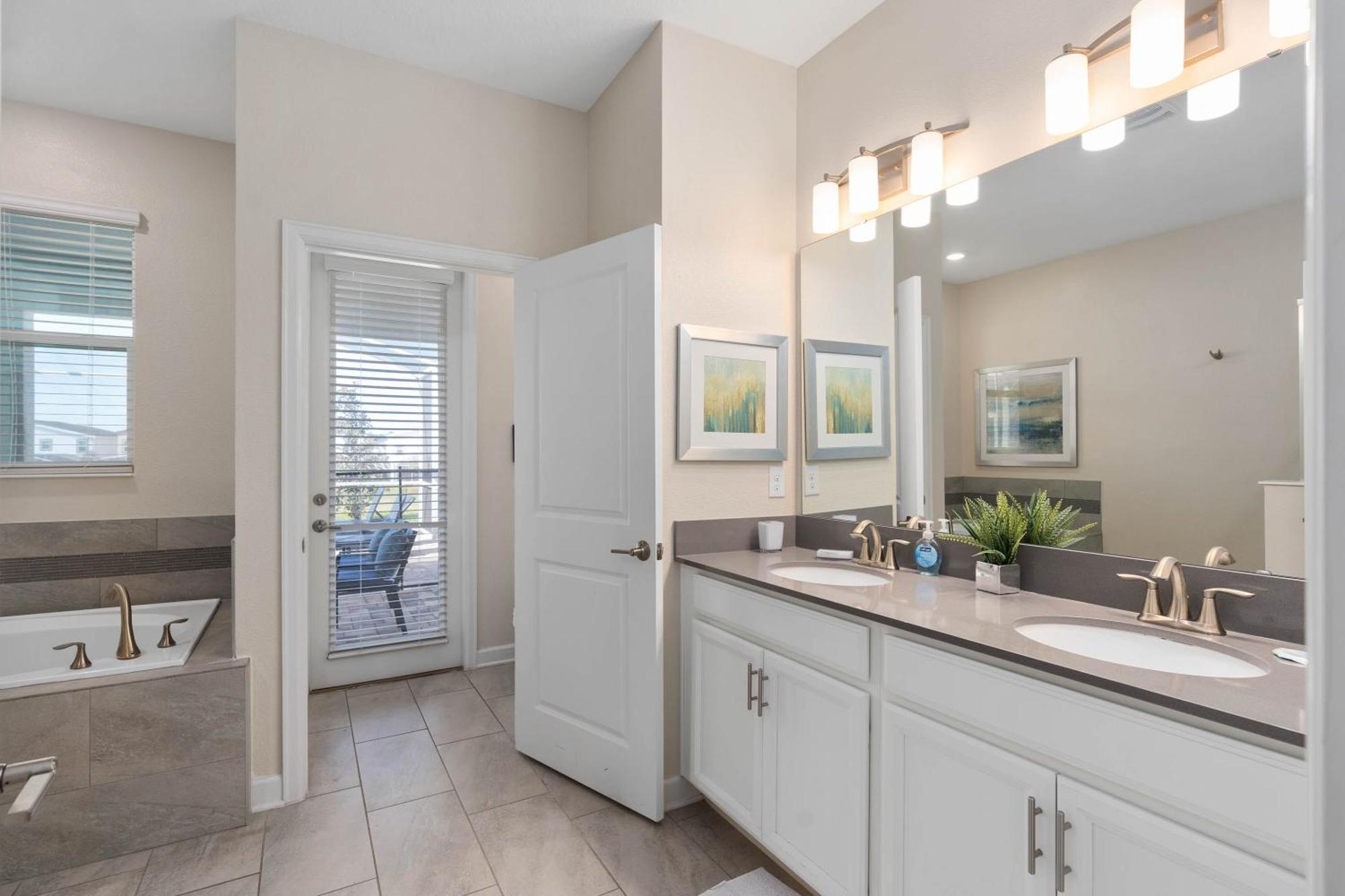 8 Bedroom Inside The In Orlando! Kissimmee